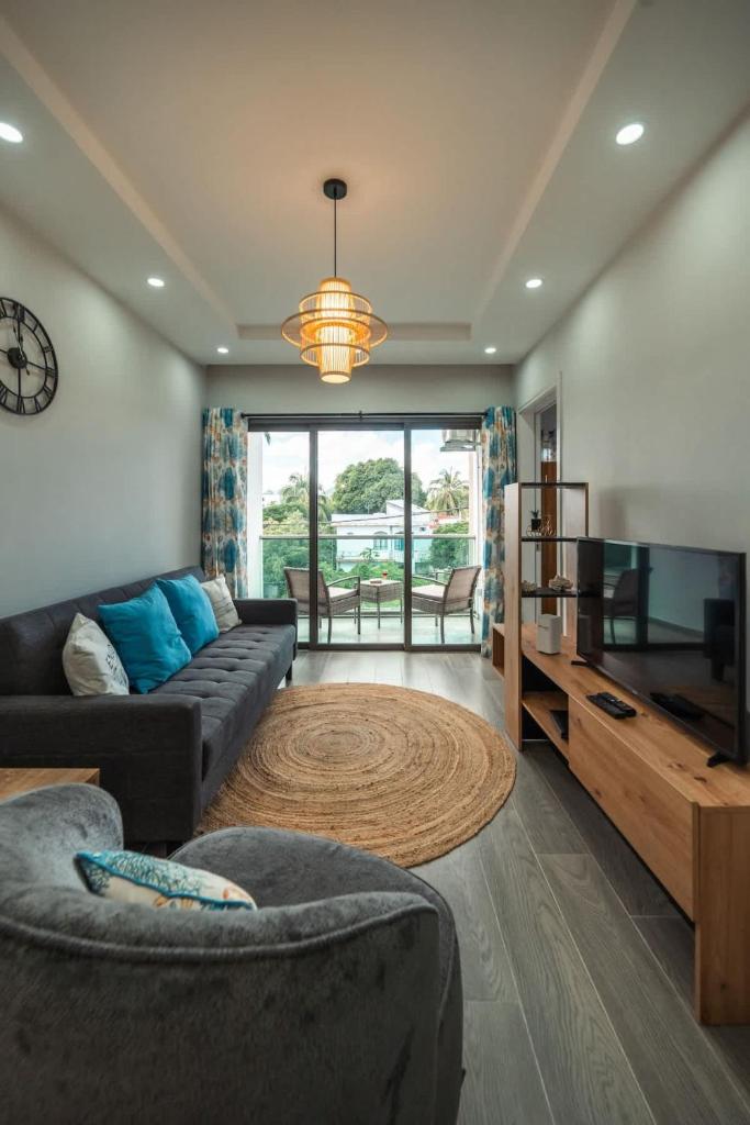Stylish Apt with Pool & Balcony, 4 Min to Beach - RC7 - Tap to explore photos