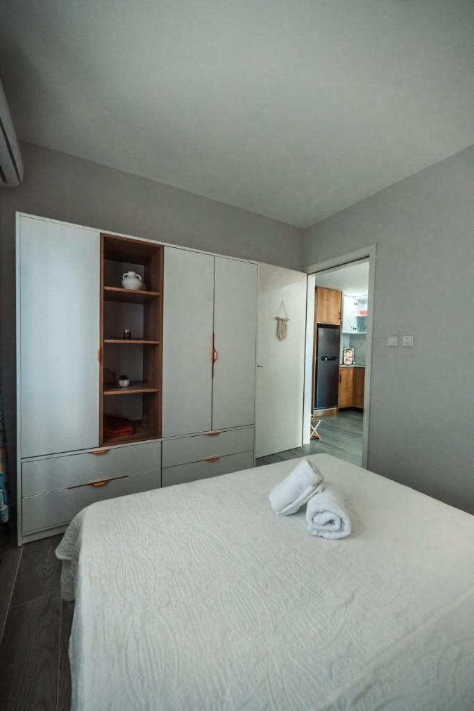 Stylish Apt with Pool & Balcony, 4 Min to Beach - RC7 - Tap to explore photos