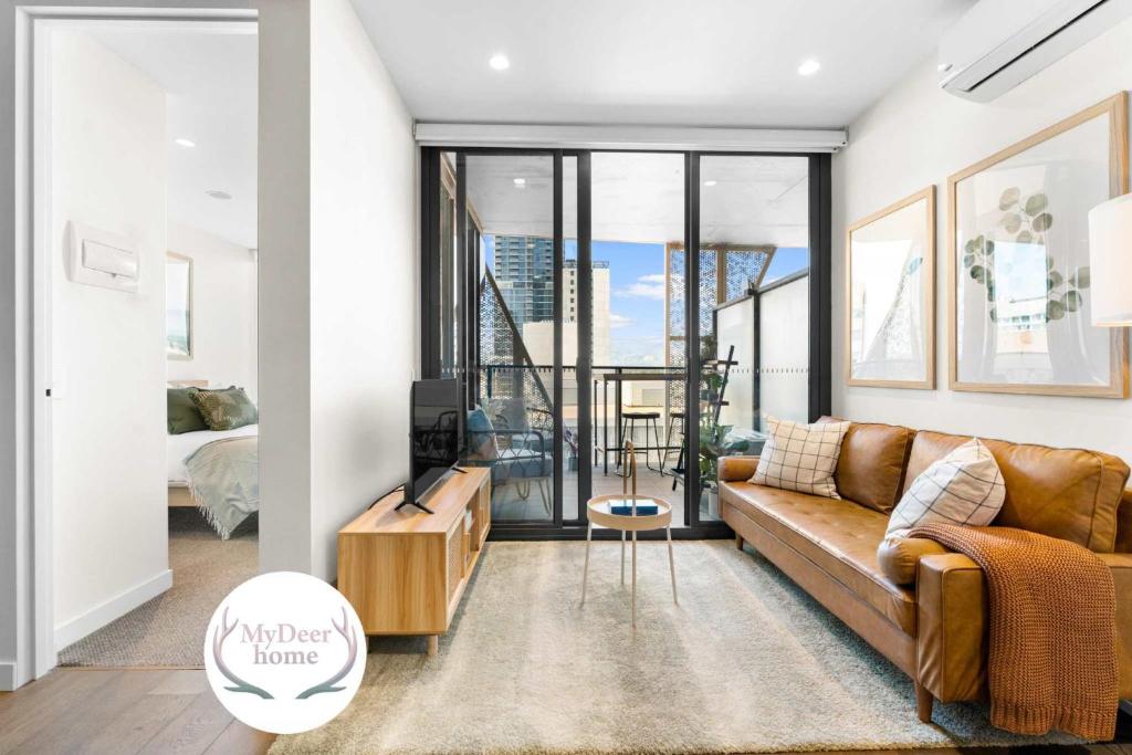 The amazing 1BR CBD Apt WiFi Premium Location - Tap to explore photos