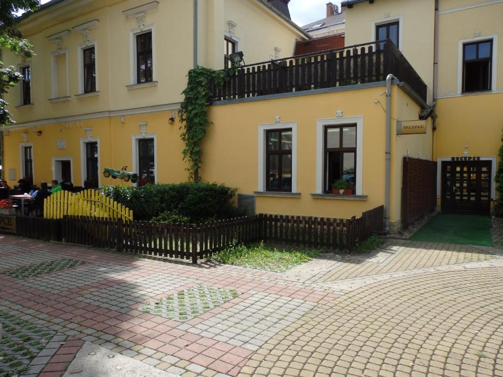 Hotel Zlatý Kříž photo 2