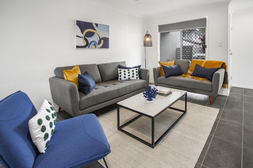 Comfortable 3-Bed Retreat Close Parks - Tap to explore photos