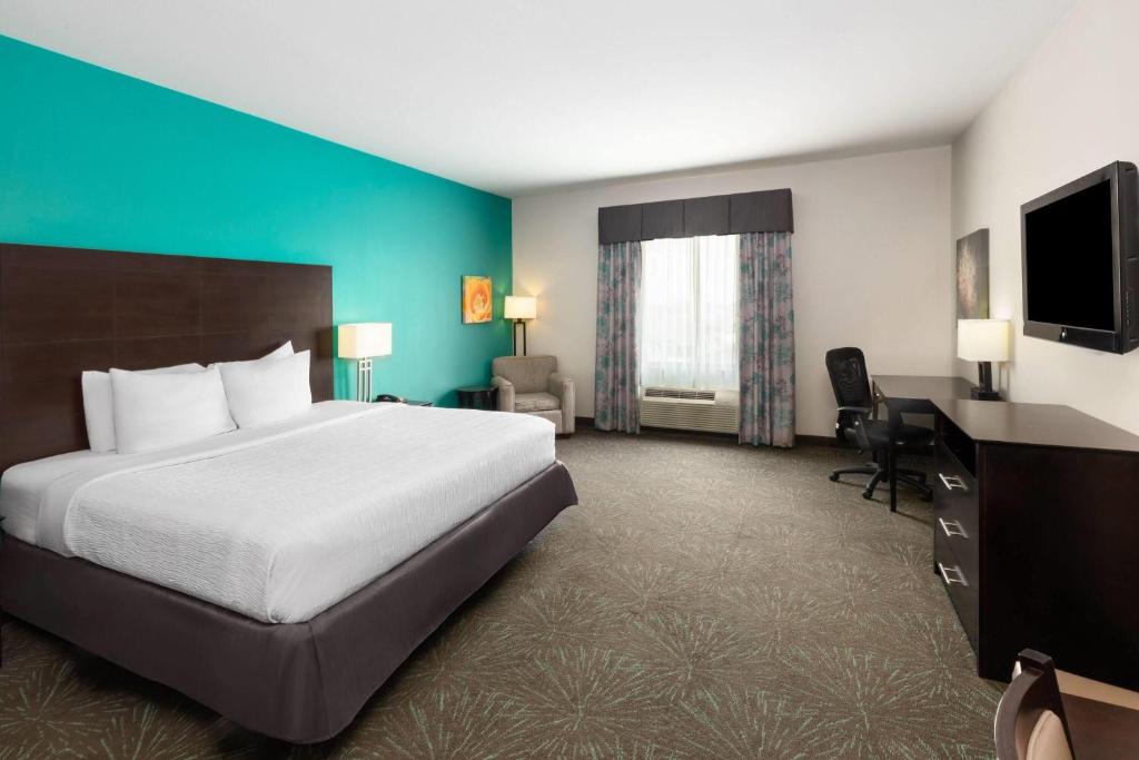 Baymont by Wyndham Andrews TX Room Type - King Studio - Non-Smoking