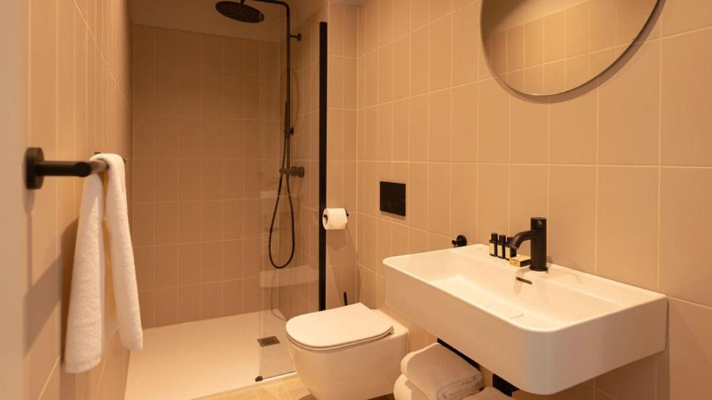Boutique Hotel Kint - digital check-in, key by email or SMS - Tap to explore photos