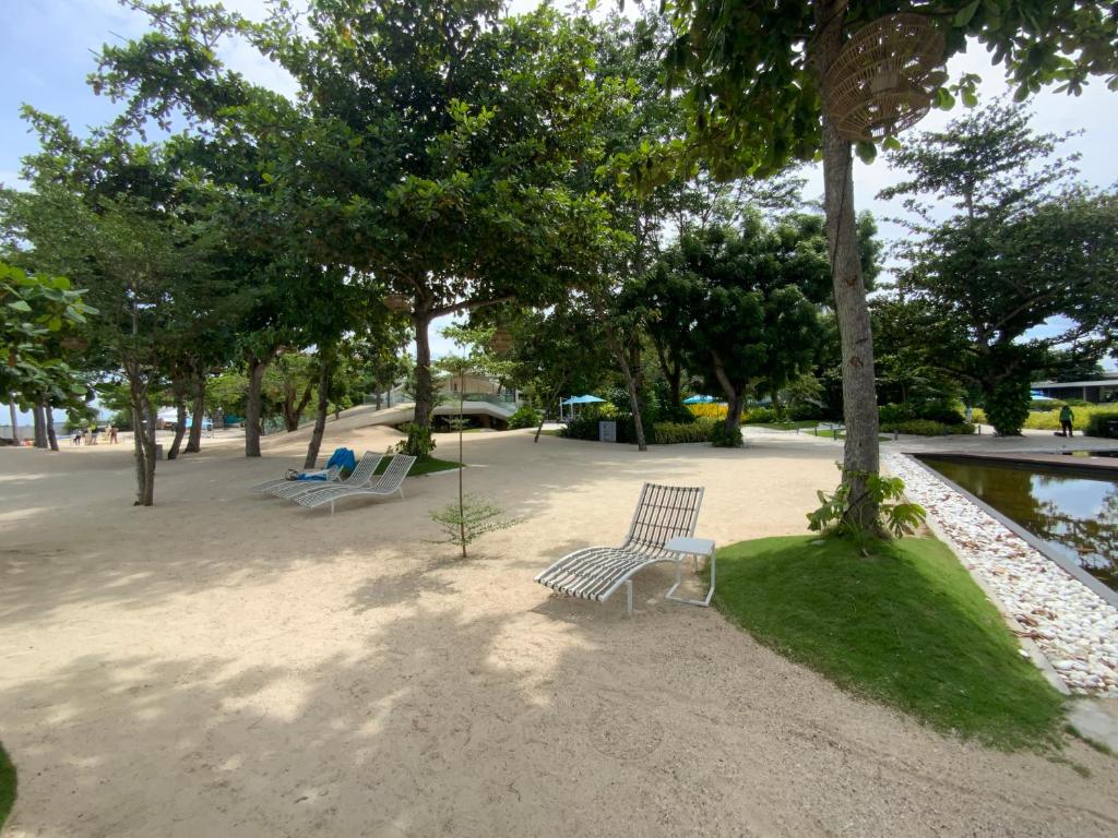 Ma Roberta - Tambuli Resort with fast Wifi 16 Floor Studio Type - Tap to explore photos