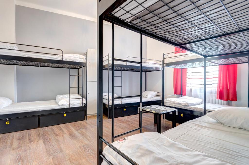 Номер (Кровать в общем 8-местном номере), 3City Hostel