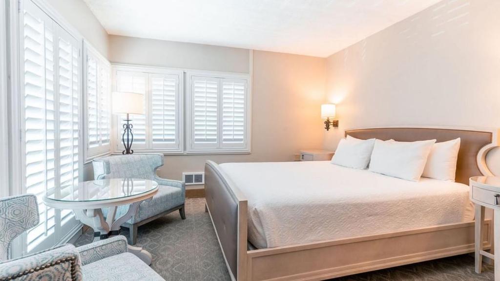 Normandy Inn Room Type - King Room