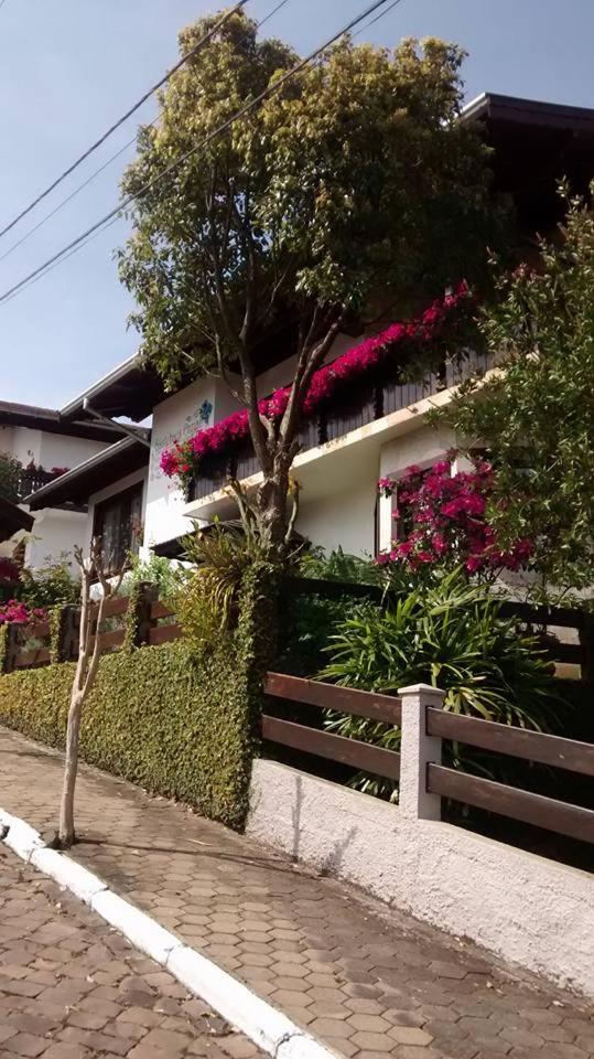 Hospedaria Gãstehaus Enzian photo 1