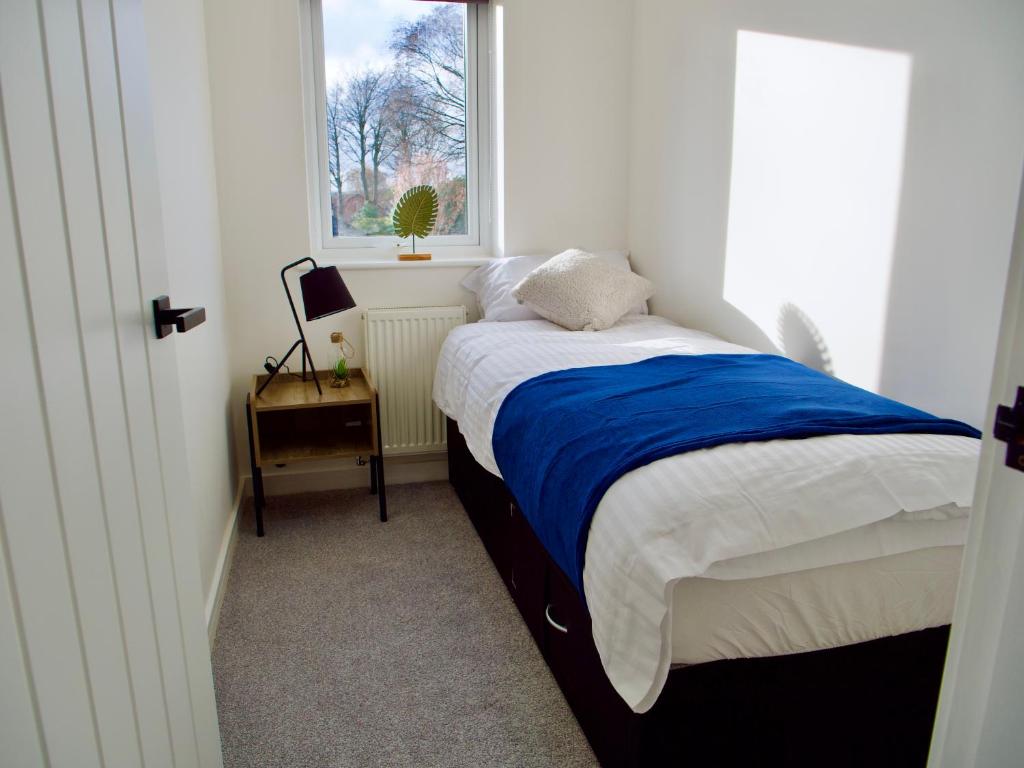Ideal Lodgings in Radcliffe - Tap to explore photos