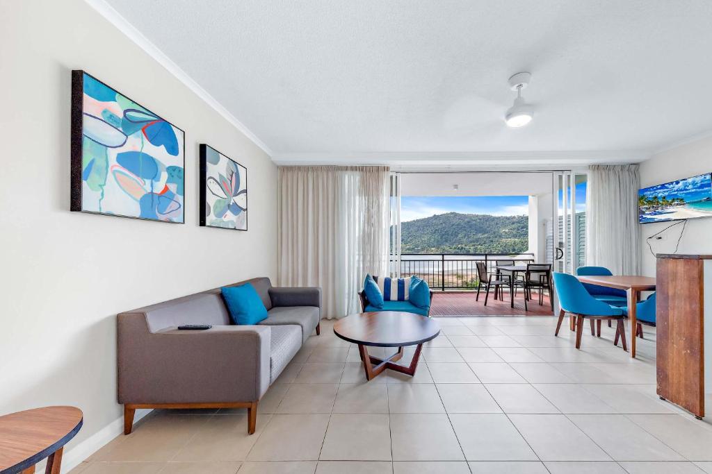 Marina, Mountain & Sea Views 2 Bedroom Apt 1512 KIDS STAY FREE - Tap to explore photos