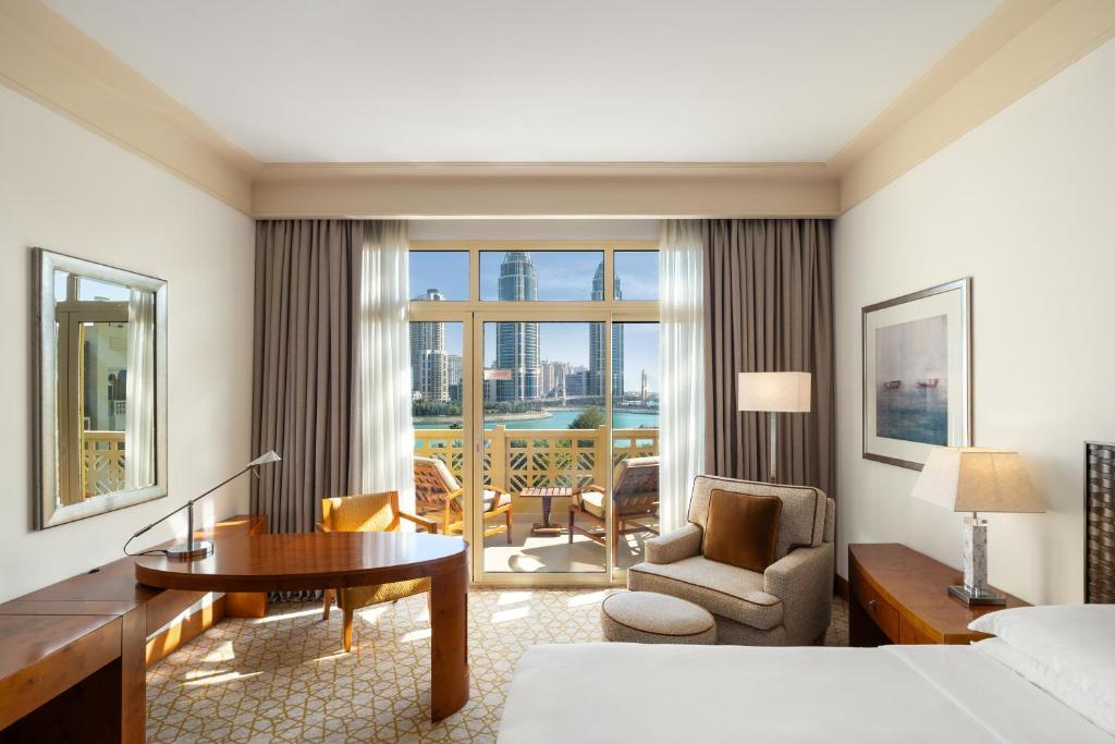 Grand Hyatt Doha Hotel and Villas Room Type - 1 King Garden View