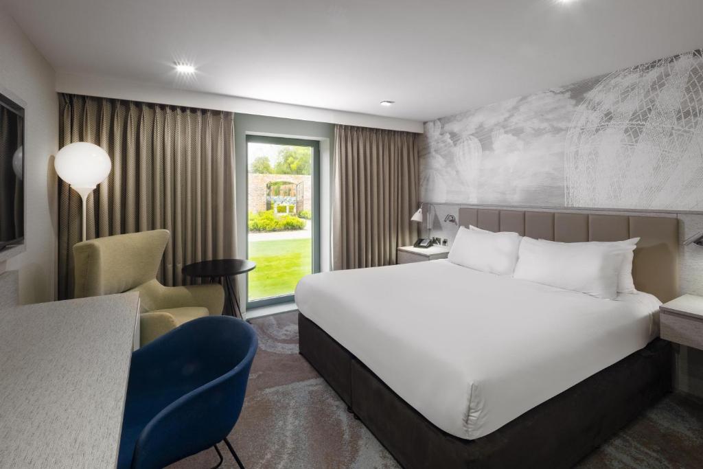 DoubleTree by Hilton Hotel and Spa Chester Room Type - Superior King Room