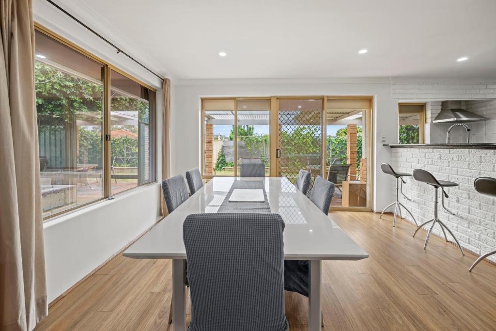 Entire House with 4 bedrooms Fully Air Conditioned - Tap to explore photos