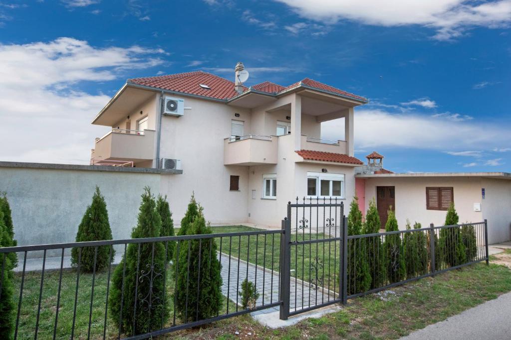 Holiday house Suzana photo 4