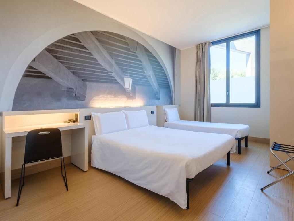 B&B Hotel Ravenna - Tap to explore photos