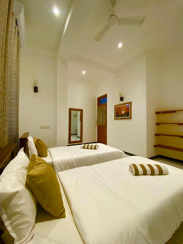 Surf'n Lanka - Surf School - Tap to explore photos