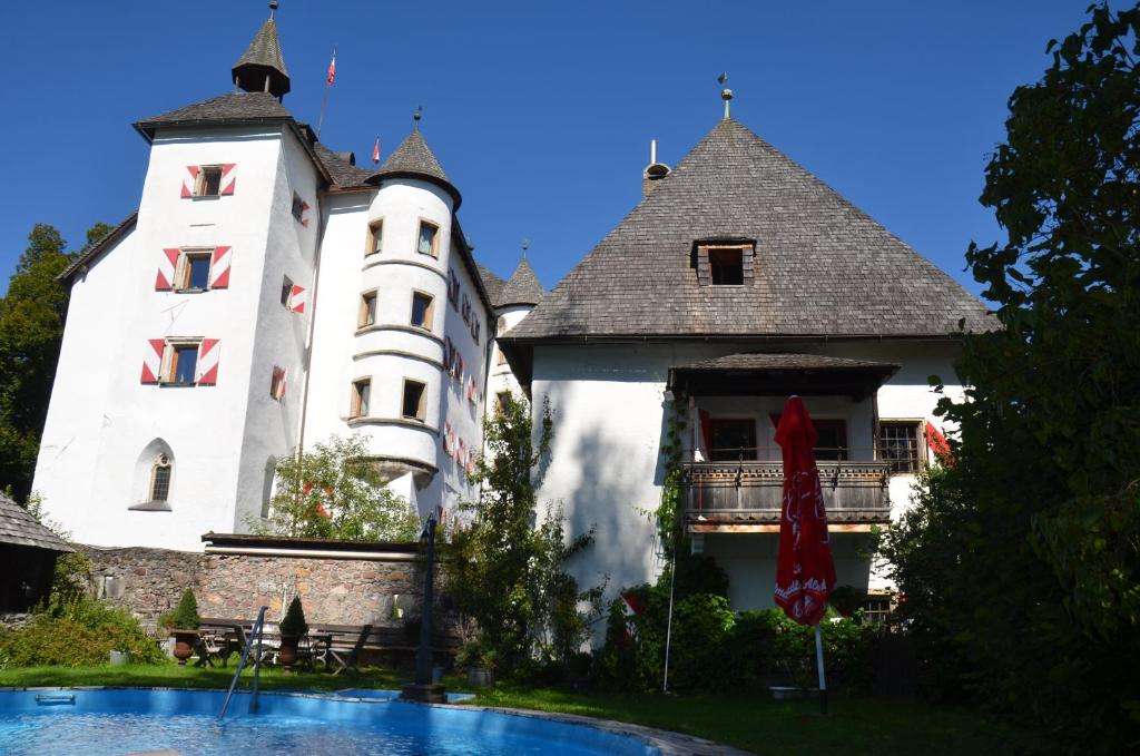 Schloss Münichau photo 2
