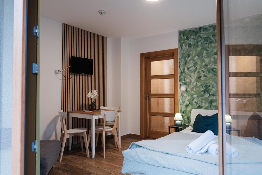 Apartmány Kamenice "Kamčatka" - Tap to explore photos
