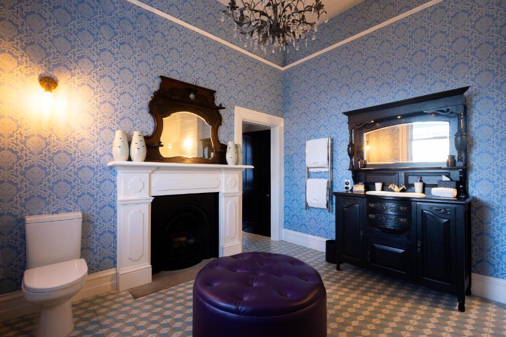 Hulbert House - Tap to explore photos