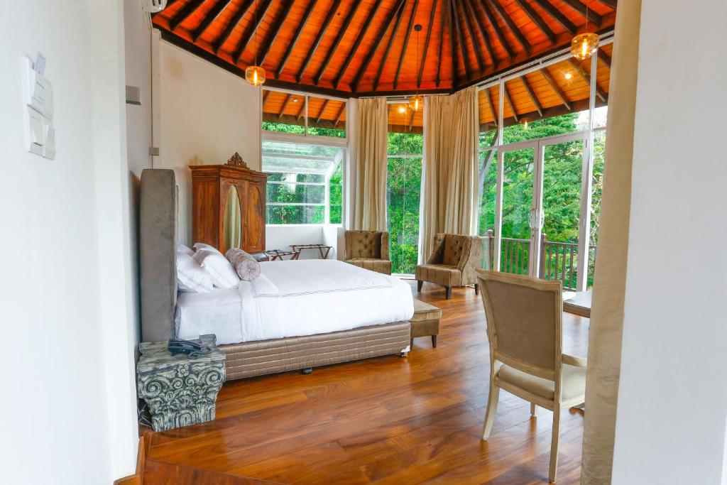 Viyana Boutique Hotel - Tap to explore photos