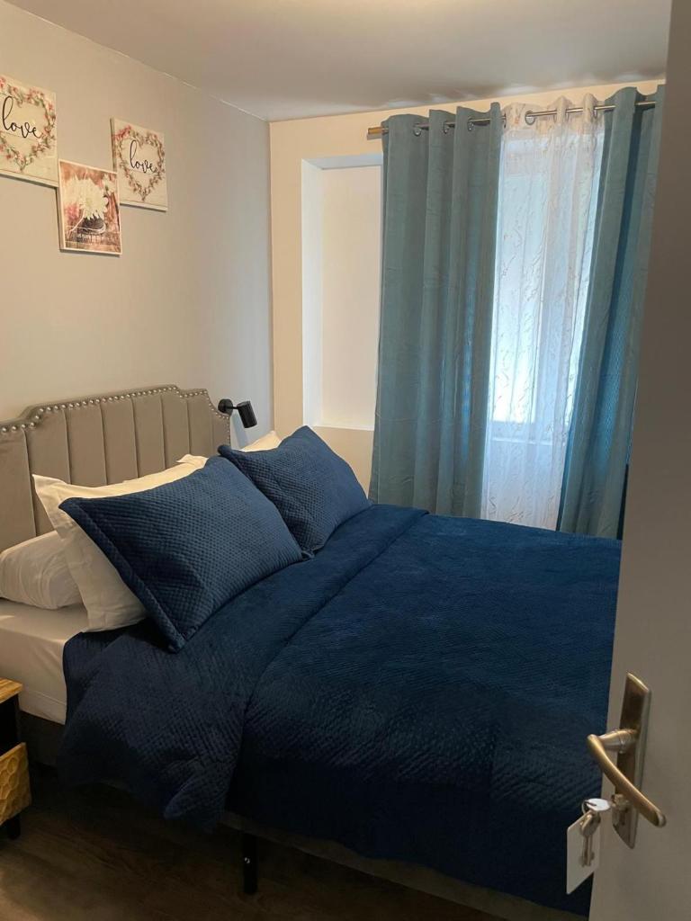 Hôtel Saint - Charles Room Type - Double Room with Private Bathroom
