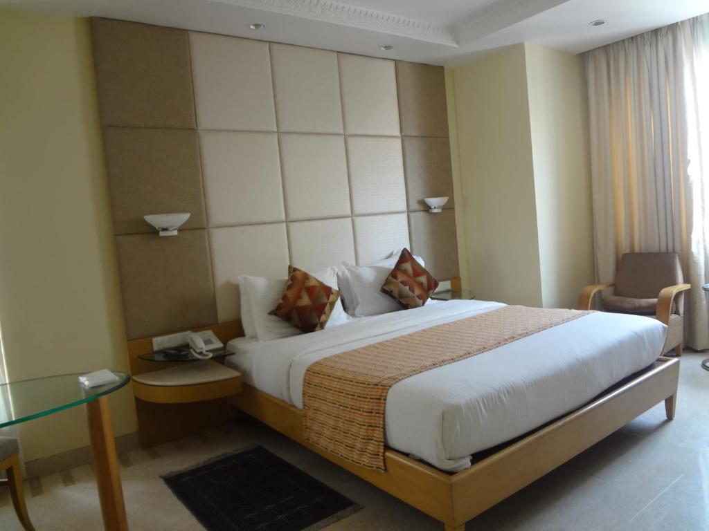 Двухместный (Улучшенный двухместный номер с 1 кроватью), Ascot Hotel