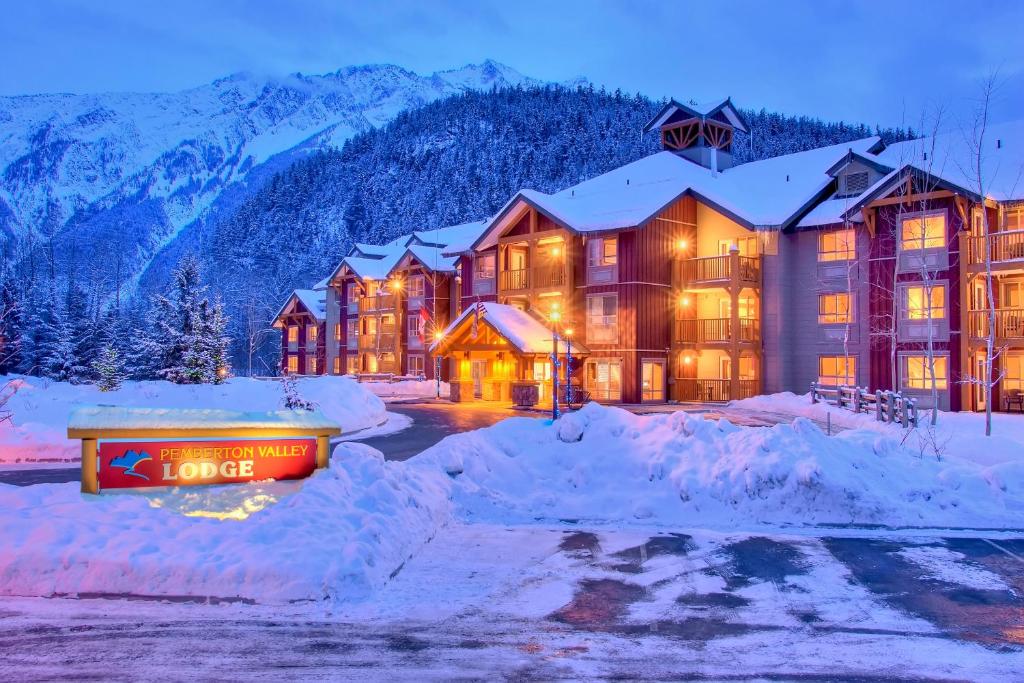 Pemberton Valley Lodge photo 2