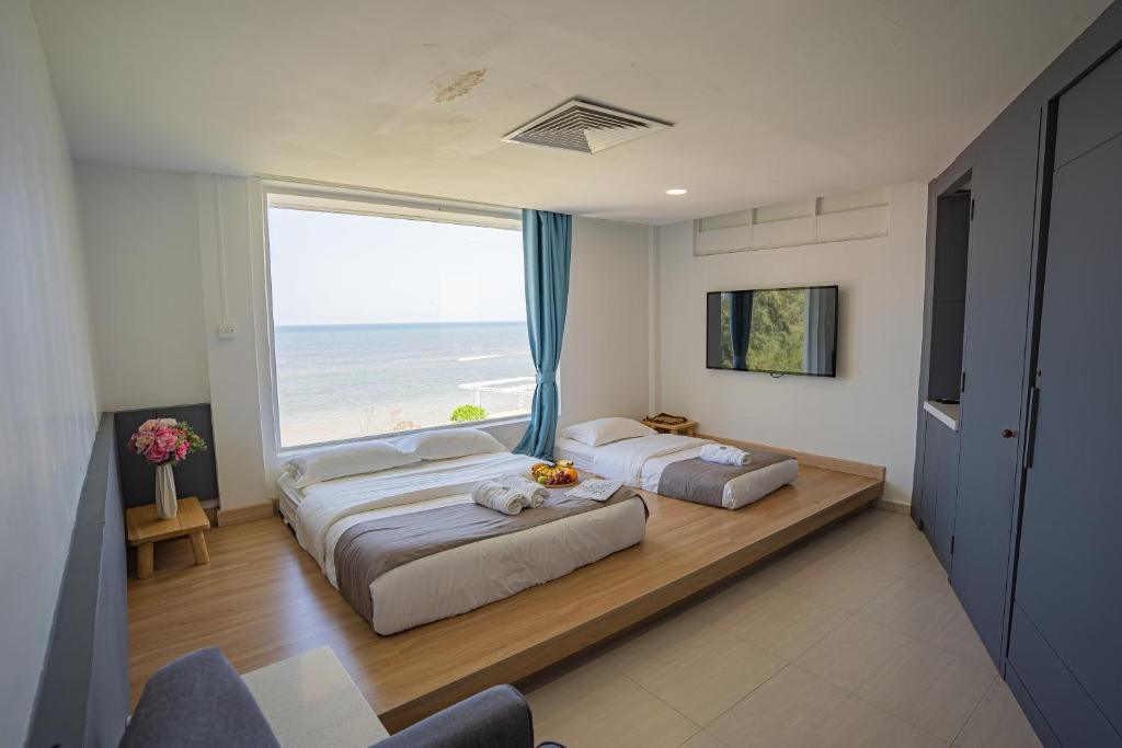 BIDONG VIEW RESORT Room Type - Signature Sea View Suite