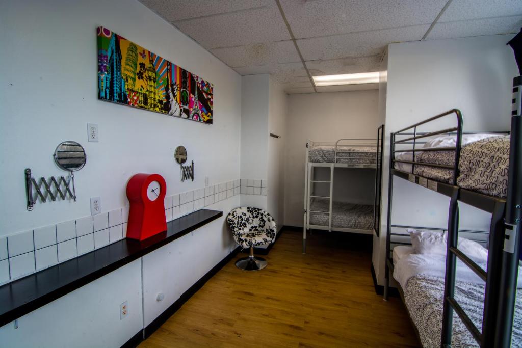 Wicked Hostels - Calgary photo 3