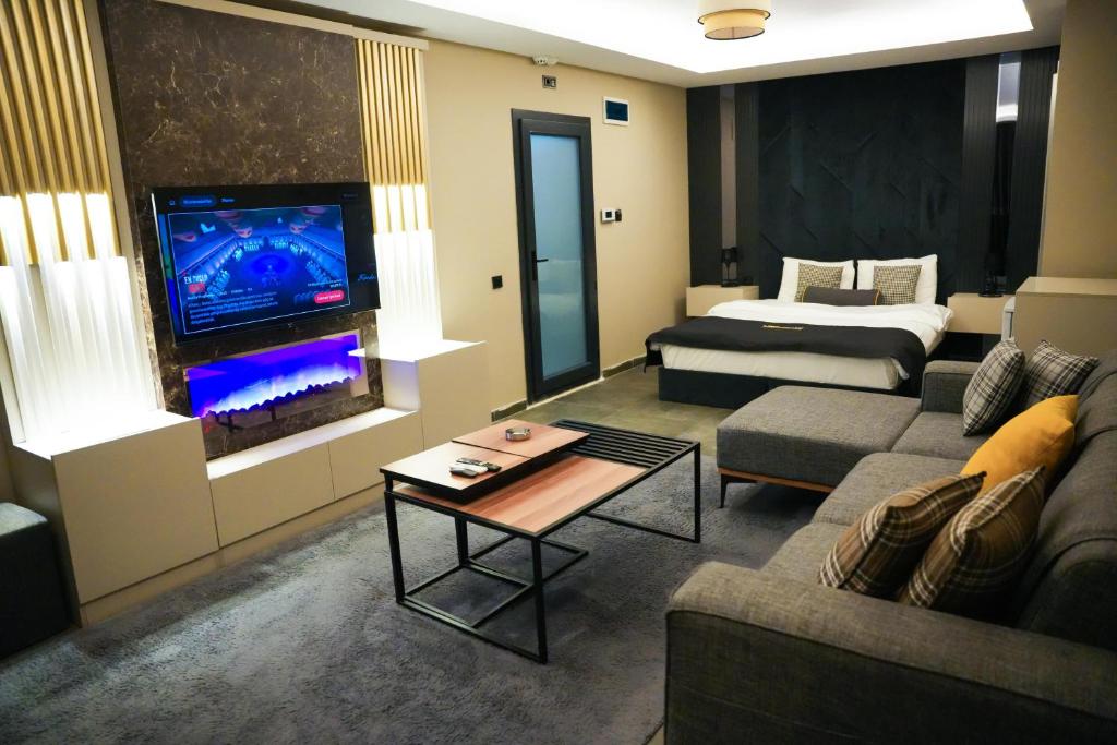LİMONOTTO SUİT OTEL - Tap to explore photos