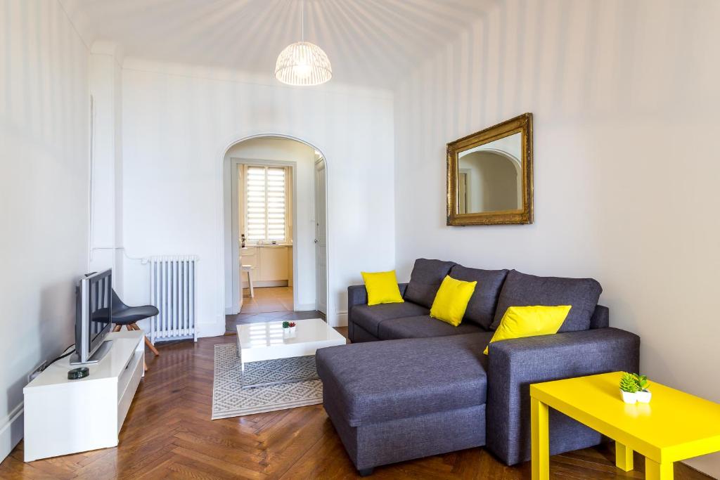 Beautiful apartment by the sea front photo 3