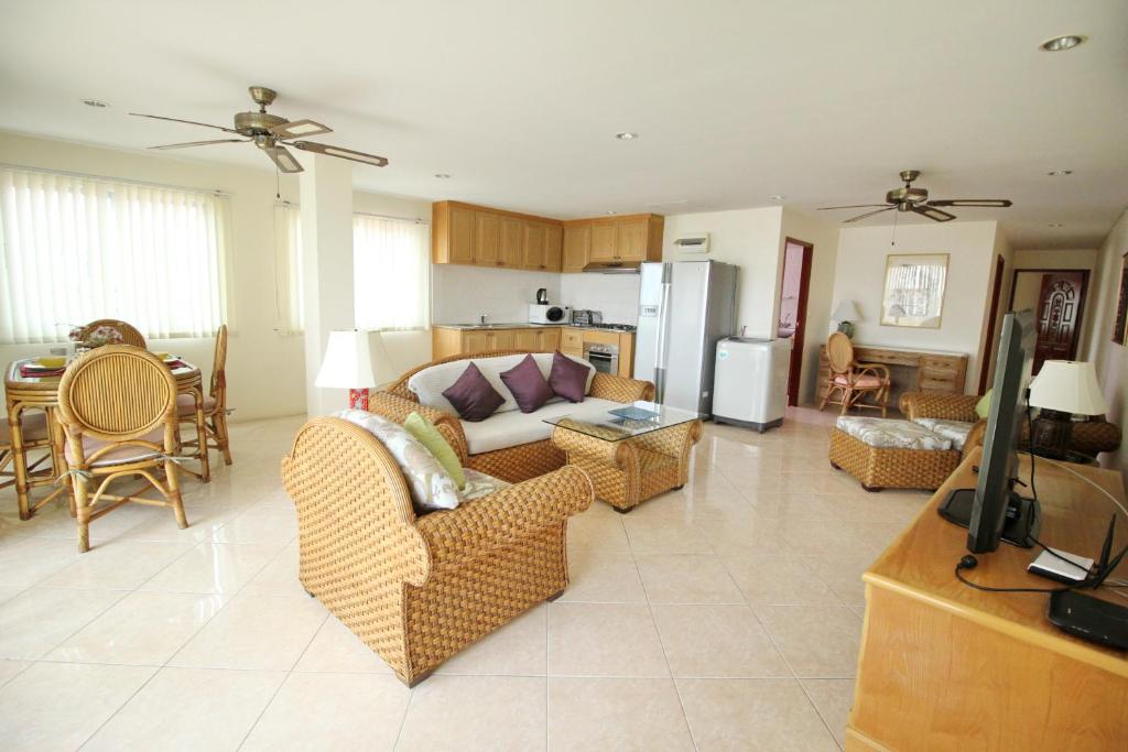 Апартаменты (Two Bedroom Balcony Apartment With Spa Bath), Butterfly Garden, A Boutique Residence