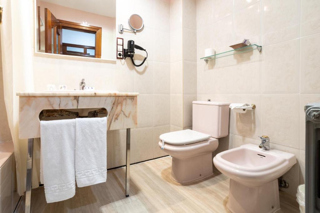 Tibur Hotel Room Type - Triple Room