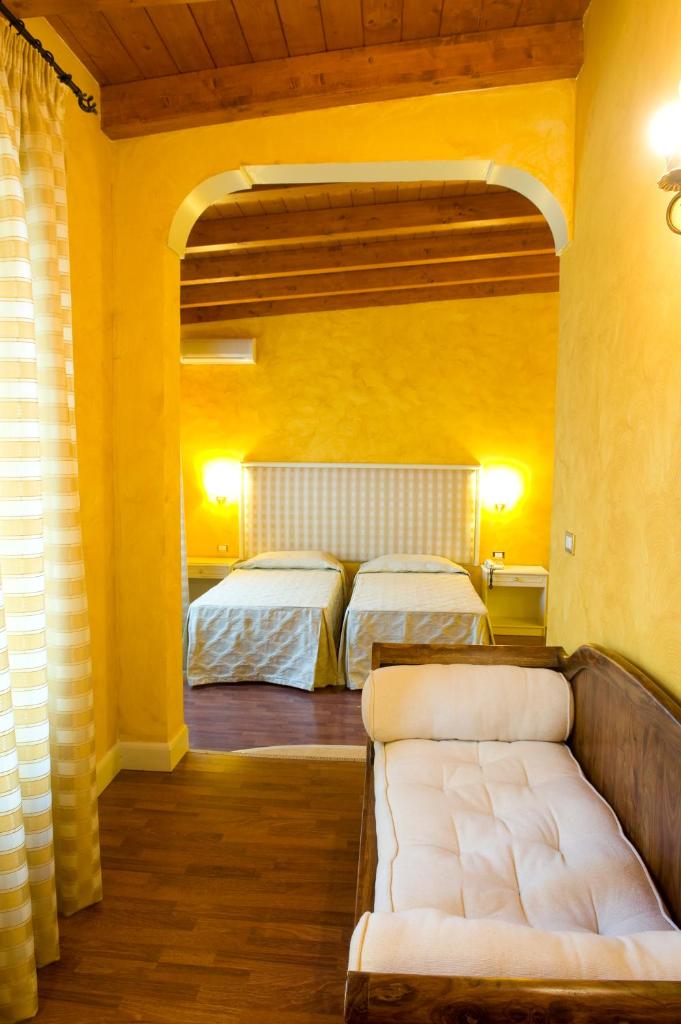 Park Hotel Villaferrata - Tap to explore photos