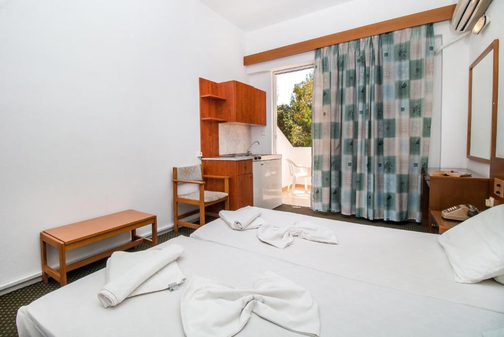 Двухместный (Двухместный номер с 2 отдельными кроватями), Achousa Hotel