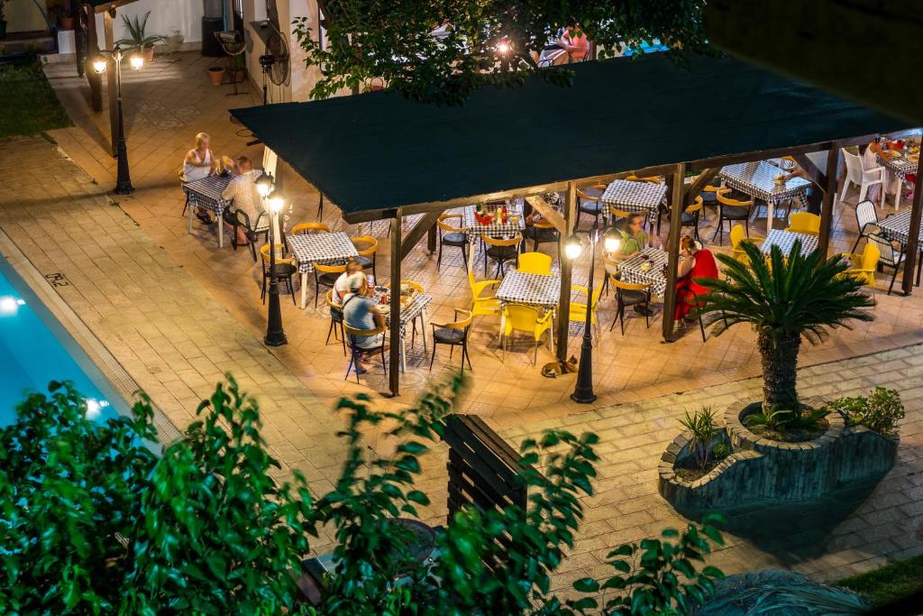 Двухместный (Двухместный номер с 2 отдельными кроватями), Achousa Hotel