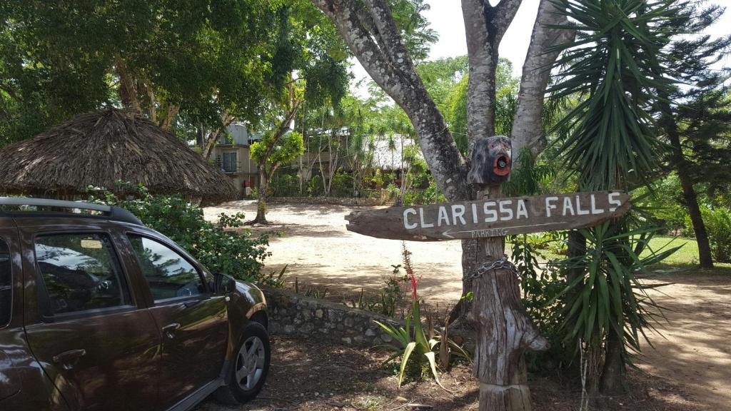 Clarissa Falls Resort photo 1