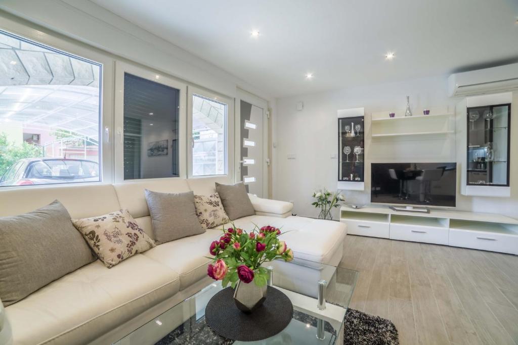 Apartments Milenka photo 3