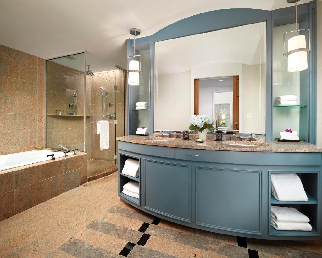 Mandarin Oriental, Boston Room Type - Suite, 2 Bedrooms, Corner (Back Bay)