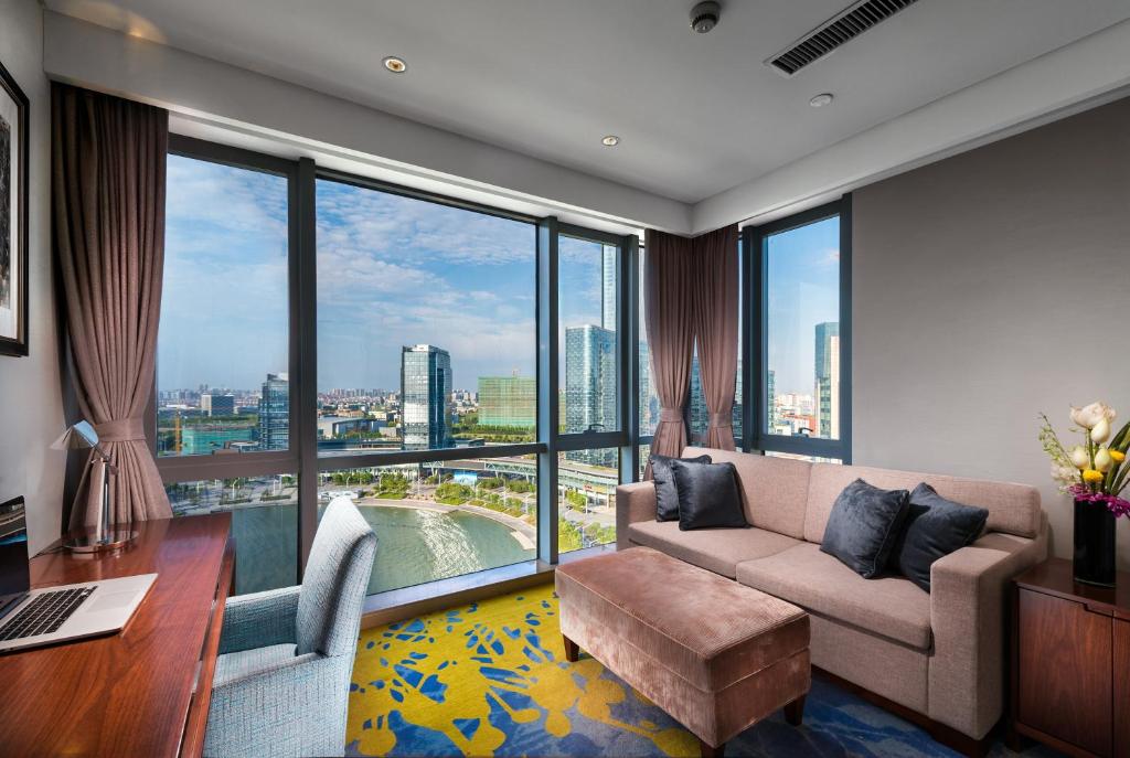 Сьюит (Представительский люкс), Oakwood Hotel & Residence Suzhou