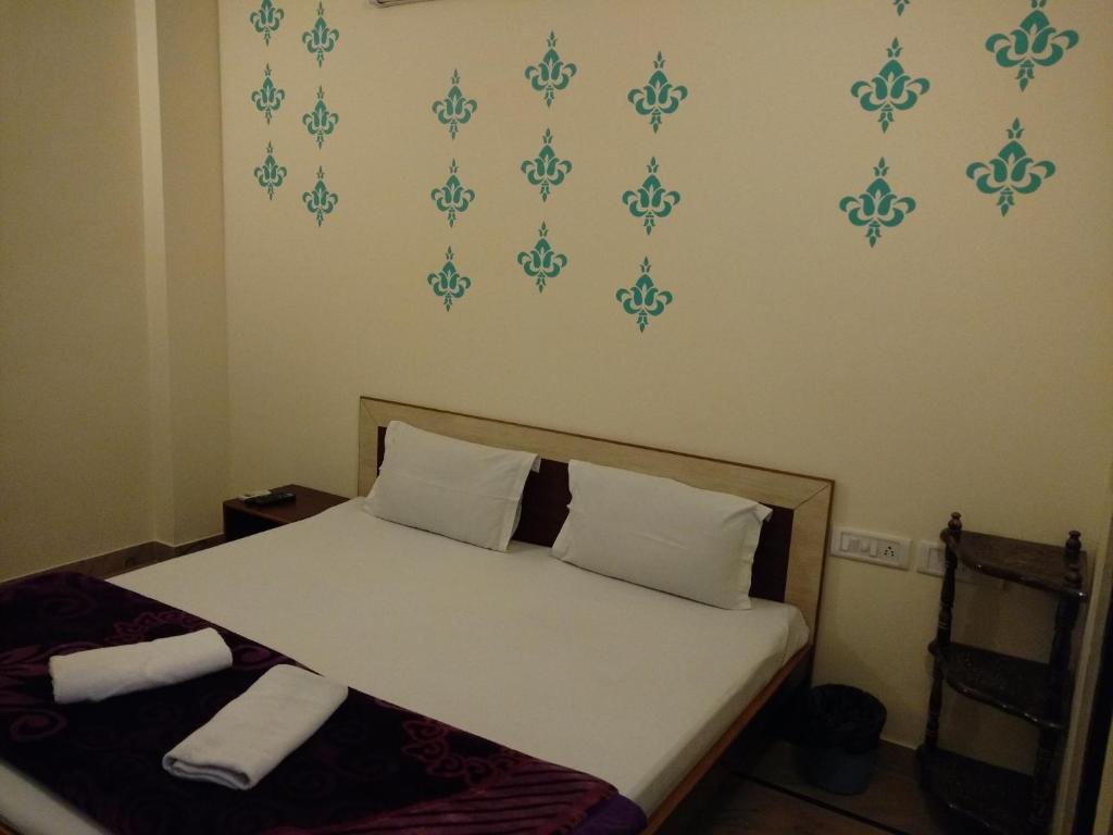 Двухместный (Двухместный номер Делюкс с 1 кроватью), Madhav Guest House