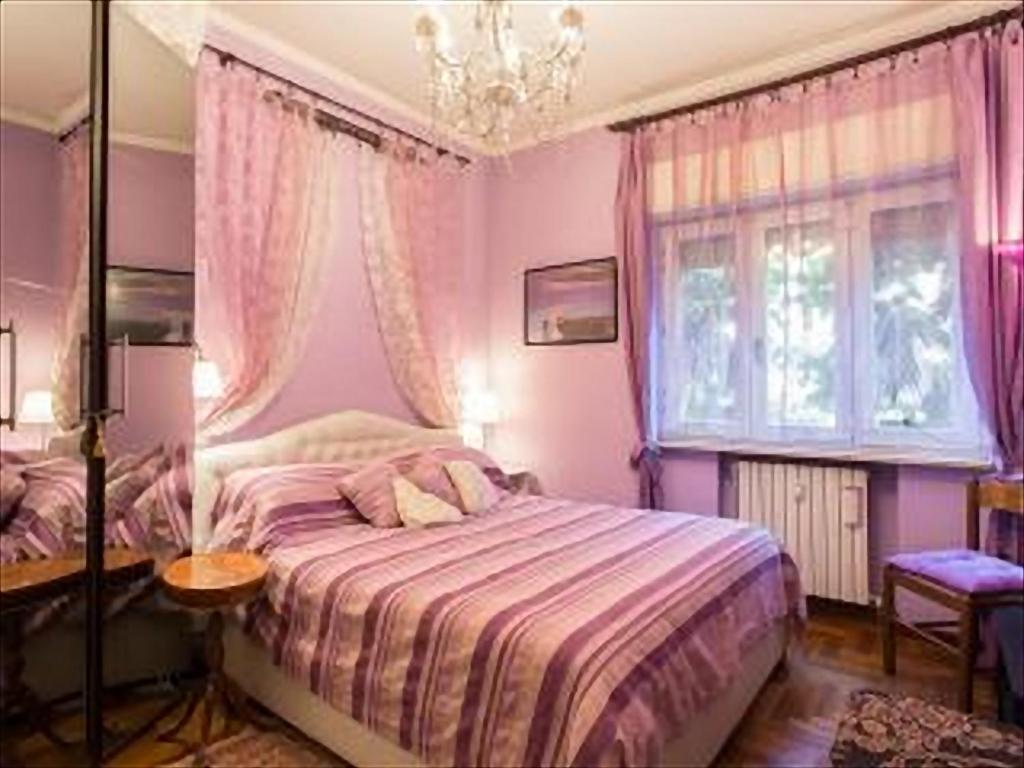 Romantic & Artistic Apartment photo 2