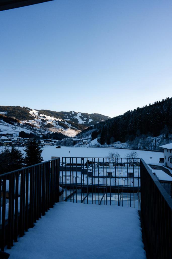 LH Linzerhaus Suites Saalbach - Tap to explore photos