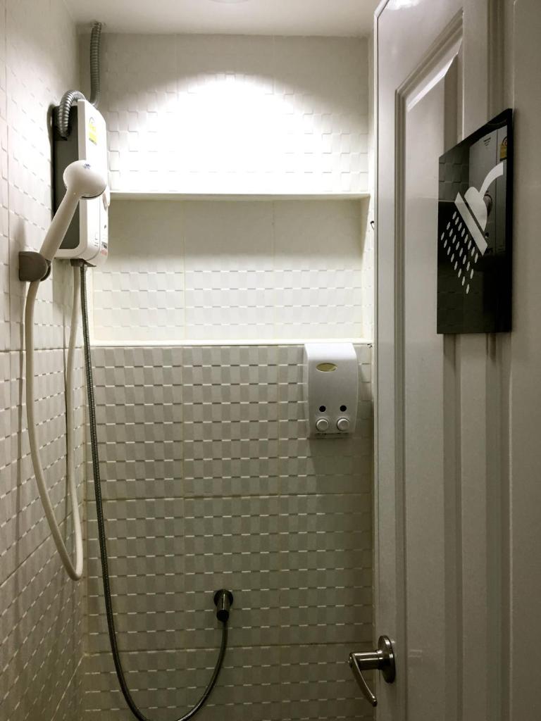 Номер (Кровать в общем 8-местном номере для мужчин и женщин), Urban Hostel Bangkok