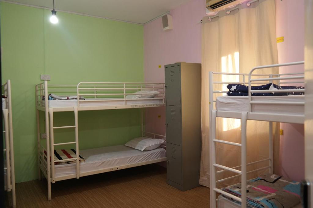 Семейный (Семейный номер с общей ванной комнатой (6 кроватей)), The Hive Singapore Hostel