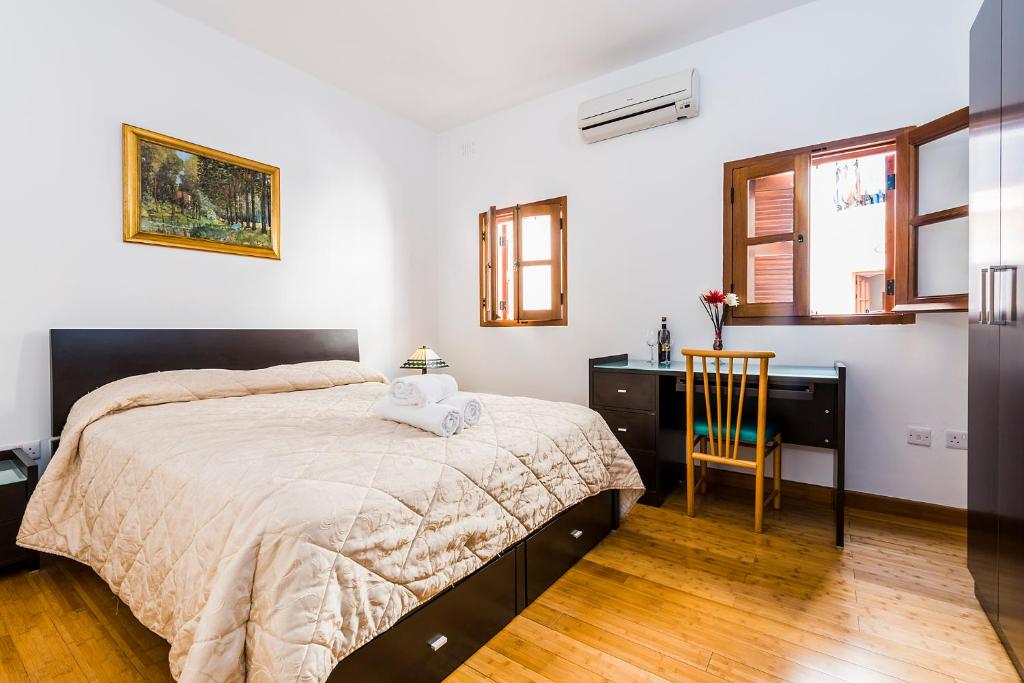 Marble Arch Home photo 3