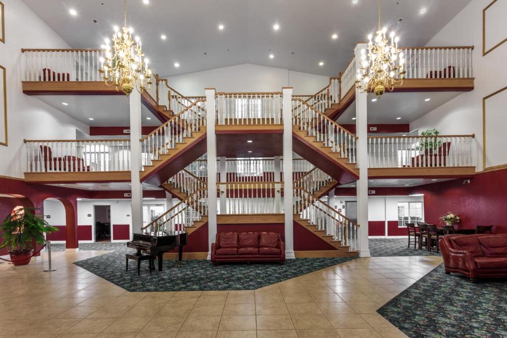Branson Towers Hotel image