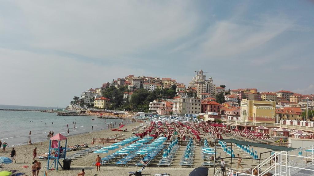 Case Vacanze Borgo Marina IMPERIA photo 4