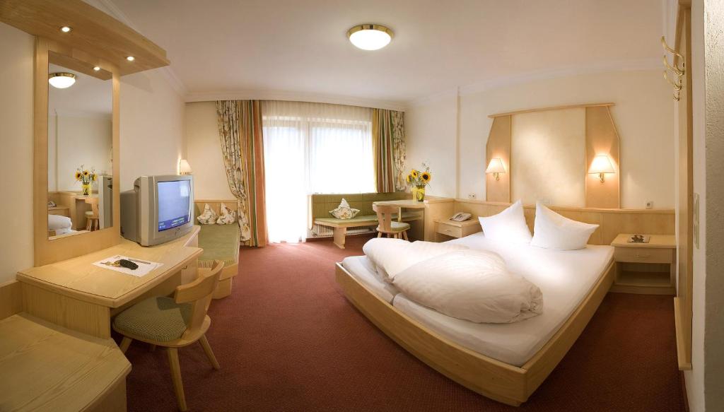 Двухместный (Номер Делюкс (на 1 взрослого и 2 детей)), Hotel Persal
