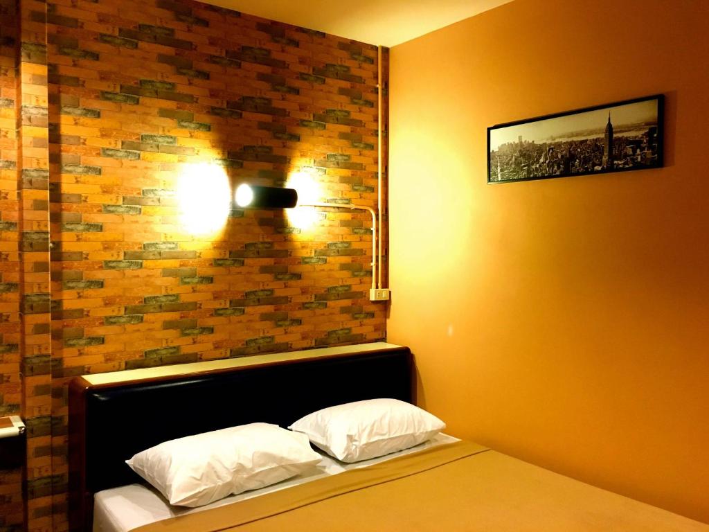 Двухместный (Улучшенный двухместный номер с 1 кроватью), Urban Hostel Bangkok
