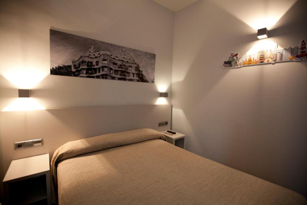 Hotel Ciutat De Sant Adria photo 3